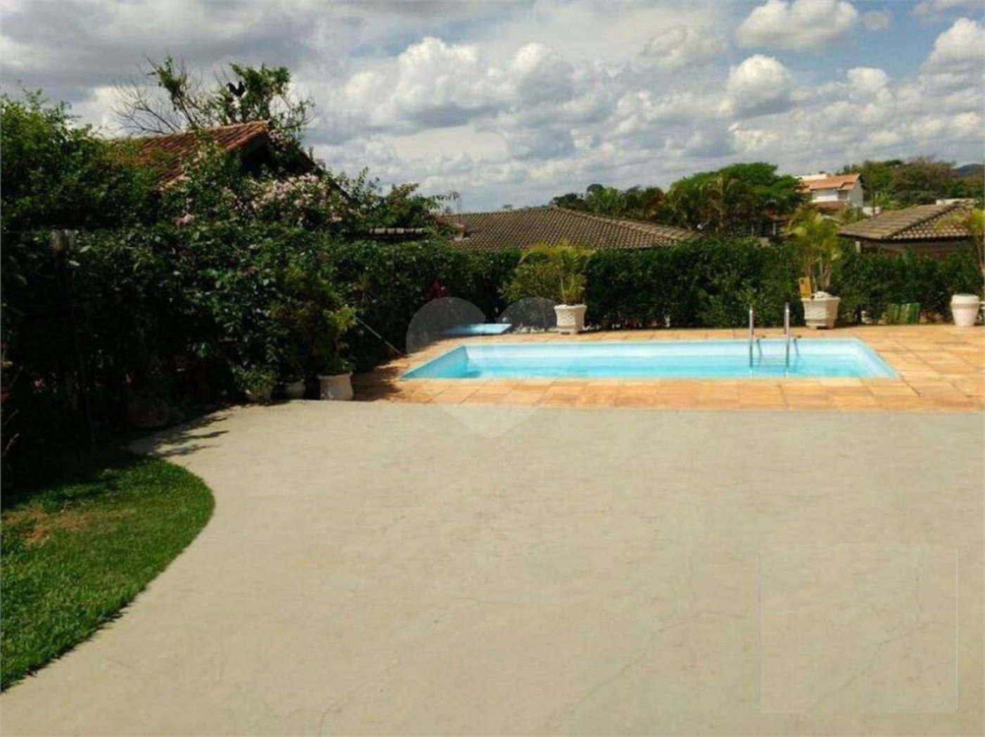 Casa à venda com 4 quartos, sendo 2 suítes, no condomínio Vinhas da Vista Alegre - Lado Sede, Vinhedo - SP