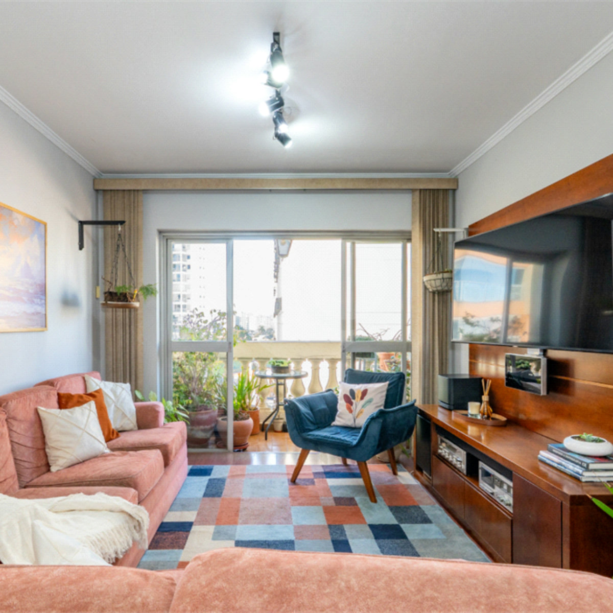 Apartamento à venda com 3 quartos, sendo 1 suíte, em Campo Belo, São Paulo, SP