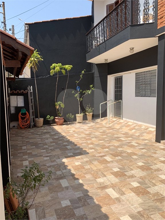 Sobrado à venda com 4 quartos, sendo 3 suítes,  em Jardim Alvinópolis, Atibaia, SP