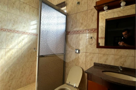 Sobrado à venda com 6 quartos, sendo 4 suítes,  em Vila Oliveira, Mogi das Cruzes, SP