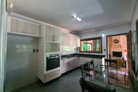 Casa à venda com 3 suítes no condomínio Portal do Sabia, Araçoiaba da Serra - SP