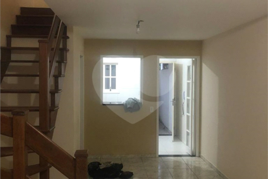 Casa à venda com 2 quartos, sendo 1 suíte,  no condomínio Village Palmas, São Paulo - SP