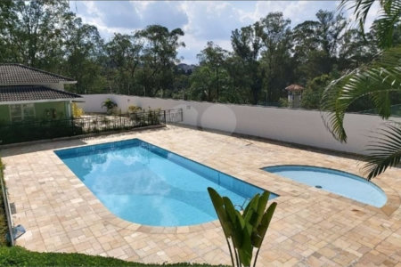 Casa à venda com 3 quartos, sendo 1 suíte,  no condomínio Liberty Village, São Paulo - SP