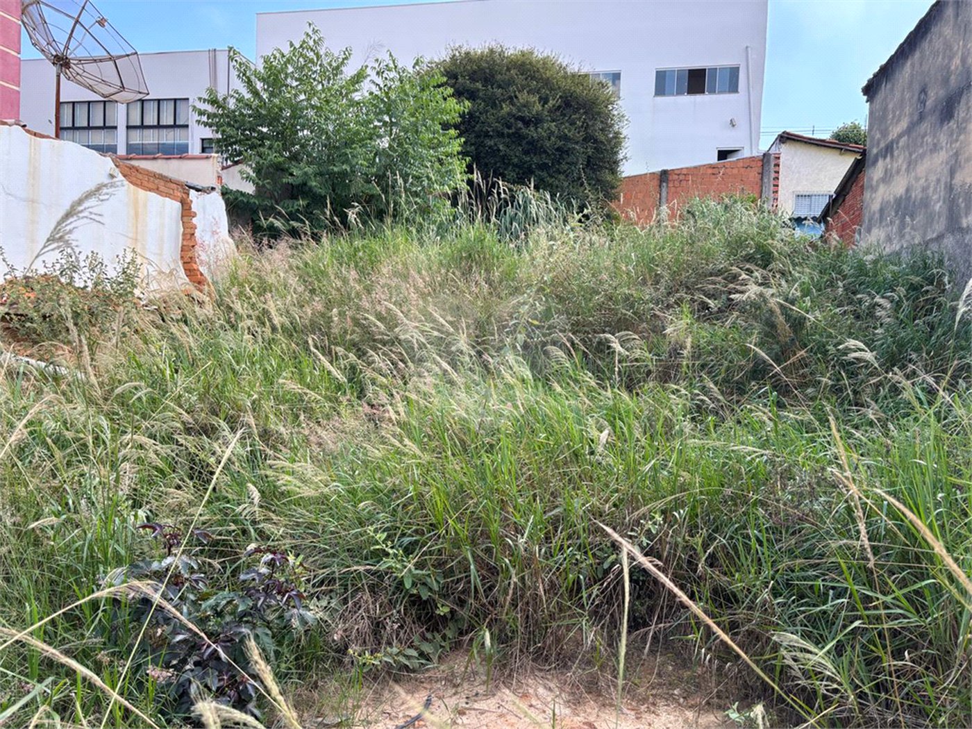 Terreno à venda em Jardim Bandeirantes, Salto, SP