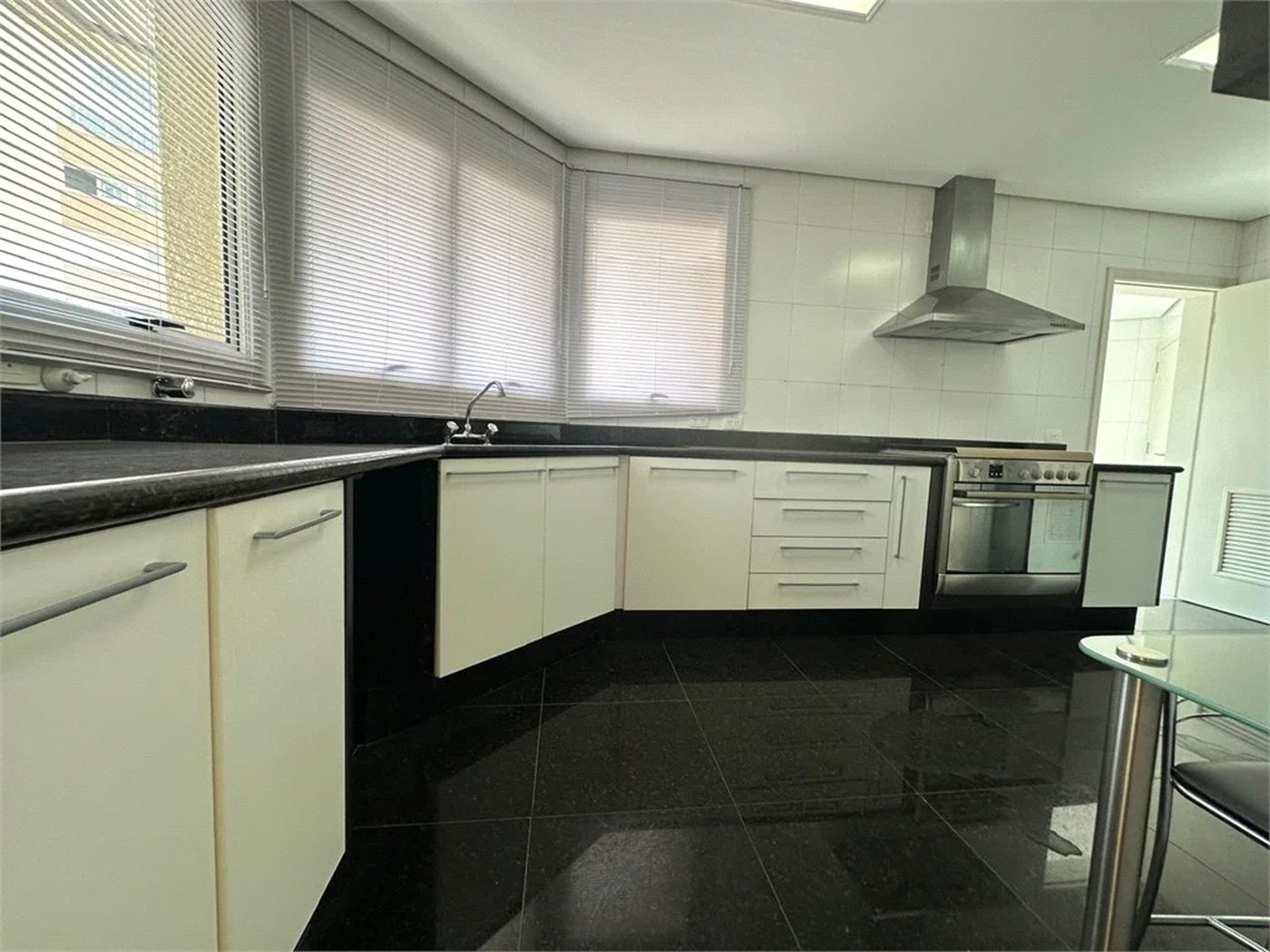Apartamento para alugar com 4 suítes em Jardim Fonte do Morumbi, São Paulo, SP