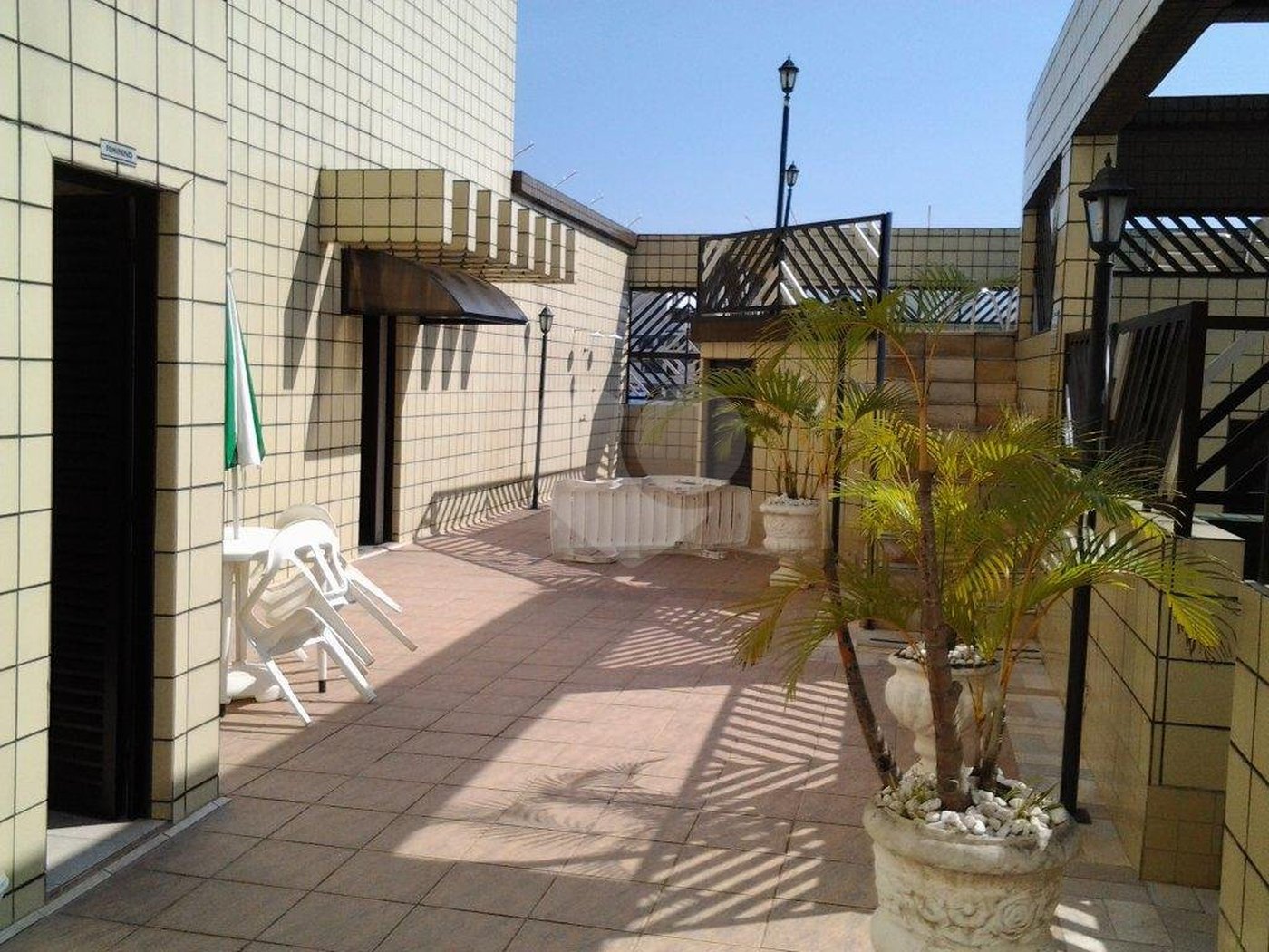 Apartamento à venda com 3 quartos, sendo 2 suítes, em Vila Tupi, Praia Grande, SP
