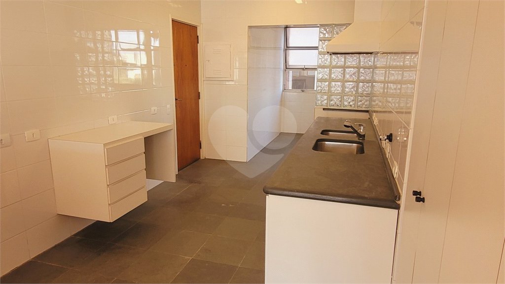 Apartamento para alugar com 3 quartos, sendo 1 suíte, em Jardim Europa, São Paulo, SP