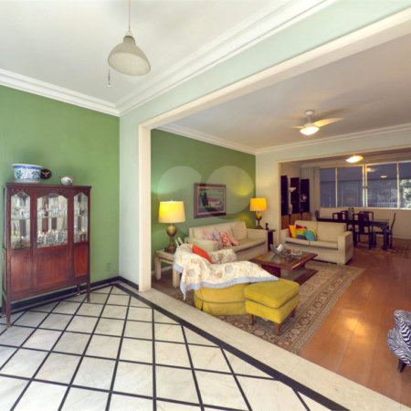 Apartamento à venda com 3 quartos, sendo 1 suíte,  em Copacabana, Rio de Janeiro, RJ