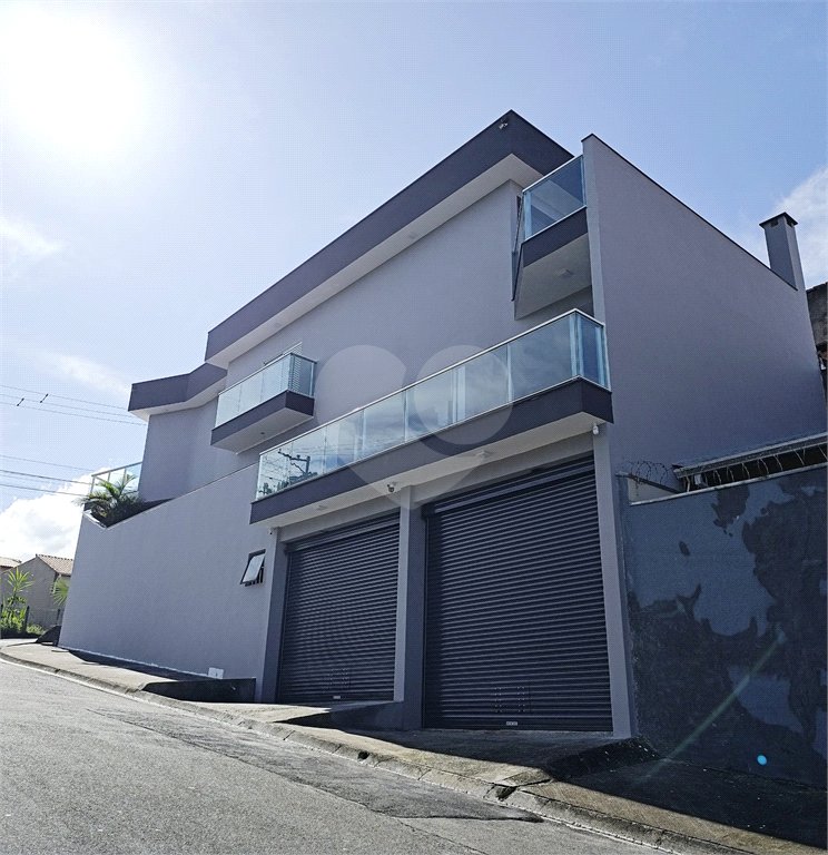 Casa à venda com 3 quartos, sendo 1 suíte,  em Residencial Colinas, Mogi das Cruzes, SP