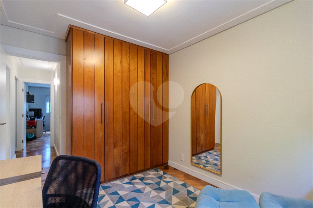 Casa à venda com 5 quartos, sendo 3 suítes, no condomínio Boulevard Saint Michael, São Paulo - SP