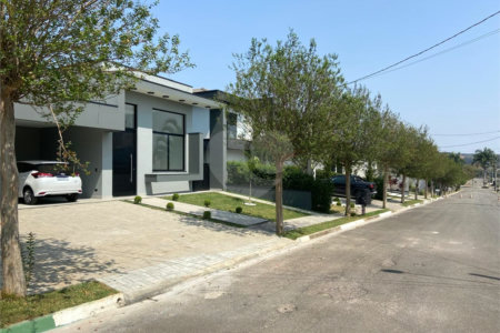 Casa à venda com 3 suítes no condomínio Shambala II, Atibaia - SP