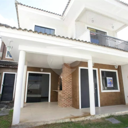Casa à venda com 4 quartos, sendo 3 suítes, no condomínio Lícia de Alvarenga, Rio de Janeiro - RJ