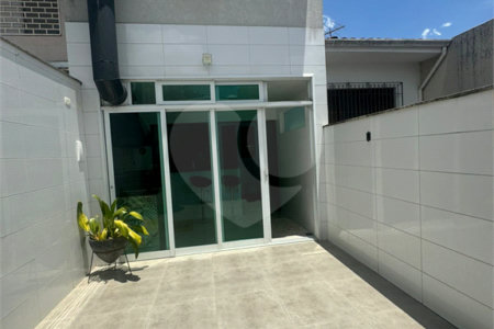Sobrado à venda com 3 quartos, sendo 1 suíte, em Vila Nivi, São Paulo, SP
