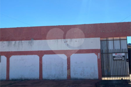 Casa à venda com 2 quartos em Jardim Vitoria, Ponta Porã, MS