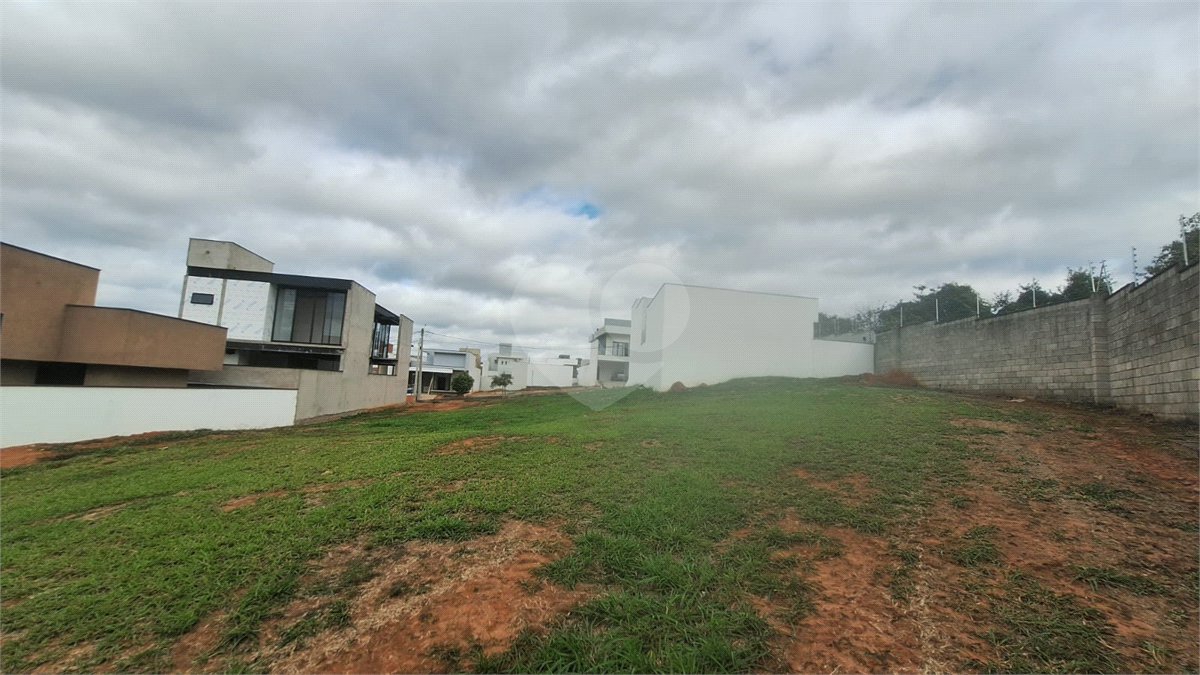 Terreno à venda no condomínio Helena Maria, Sorocaba - SP