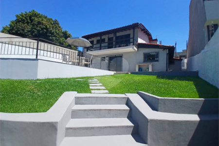 Casa à venda com 3 quartos, sendo 1 suíte,  em Recreio Maristela, Atibaia, SP