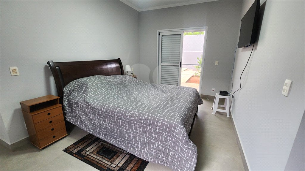 Casa à venda com 4 quartos, sendo 2 suítes, no condomínio Marambaia, Vinhedo - SP