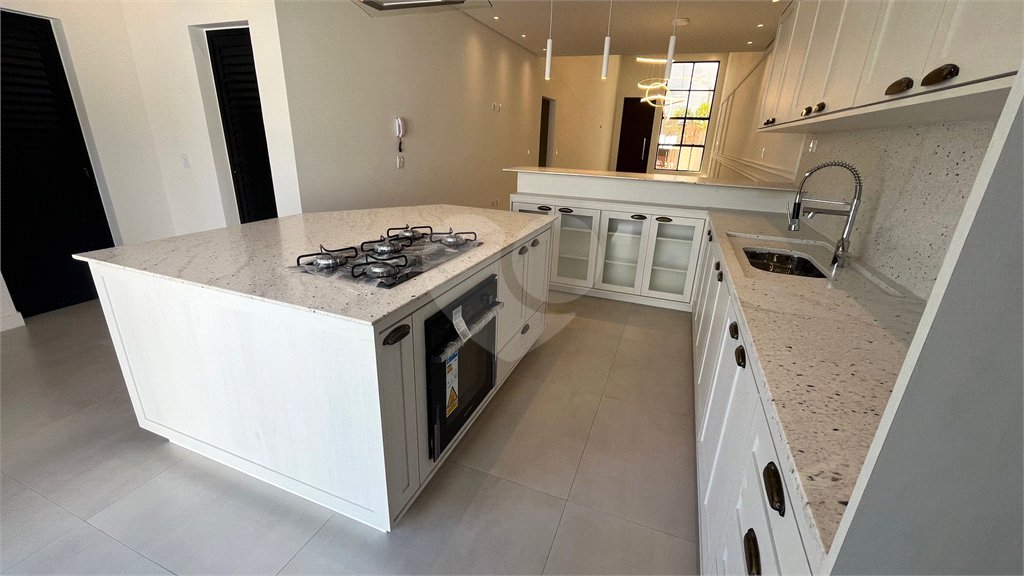Casa Térrea à venda com 3 suítes em Nova Gardênia, Atibaia, SP