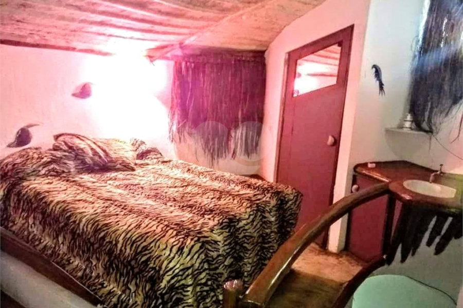 Chácara à venda com 4 quartos, sendo 3 suítes, no Centro, Juquitiba, SP