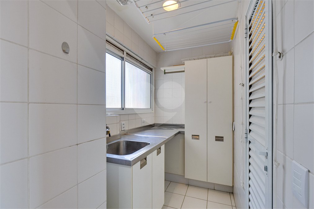 Apartamento à venda com 3 quartos, sendo 1 suíte, em Santo Amaro, São Paulo, SP