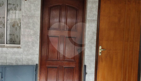 Sobrado à venda com 2 quartos em Tremembé, São Paulo, SP