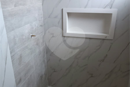 Sobrado à venda com 3 quartos, sendo 1 suíte,  em Residencial Jardins da Catalunha, Atibaia, SP