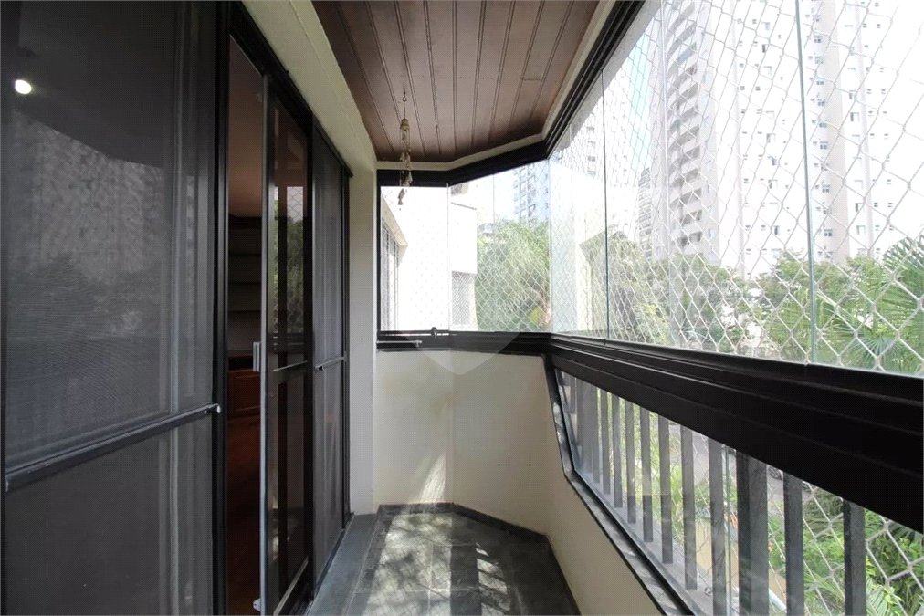 Apartamento à venda com 3 quartos, sendo 1 suíte,  em Vila Uberabinha, São Paulo, SP
