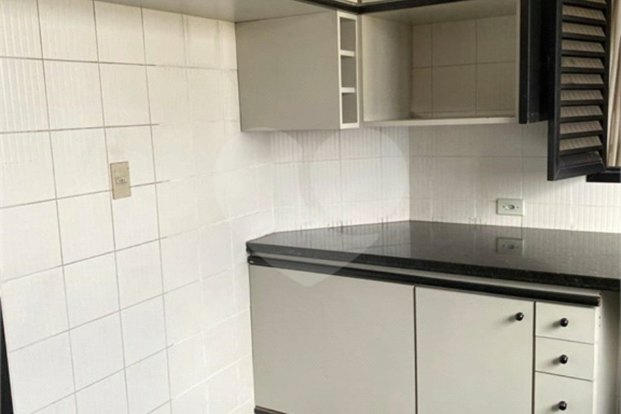 Apartamento à venda com 4 quartos, sendo 3 suítes,  em Morumbi, São Paulo, SP