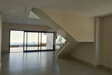 Casa à venda com 3 suítes no condomínio Loteamento Recanto dos Paturis, Vinhedo - SP