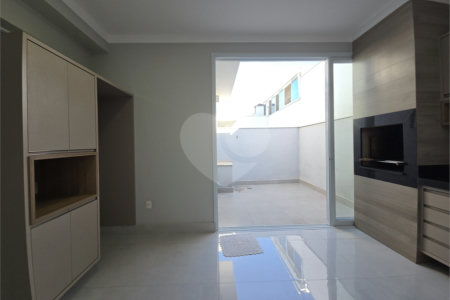 Casa à venda com 2 quartos, sendo 1 suíte, no condomínio Horto Florestal II, Sorocaba - SP