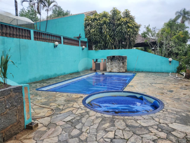 Casa à venda com 5 quartos, sendo 2 suítes,  no condomínio Cinco Lagos Portaria Ii, Mairiporã - SP