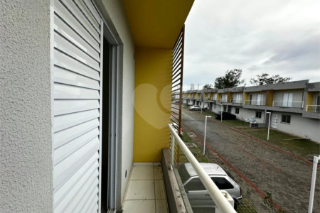 Casa à venda com 2 quartos no condomínio Vila das Paineiras, Suzano - SP