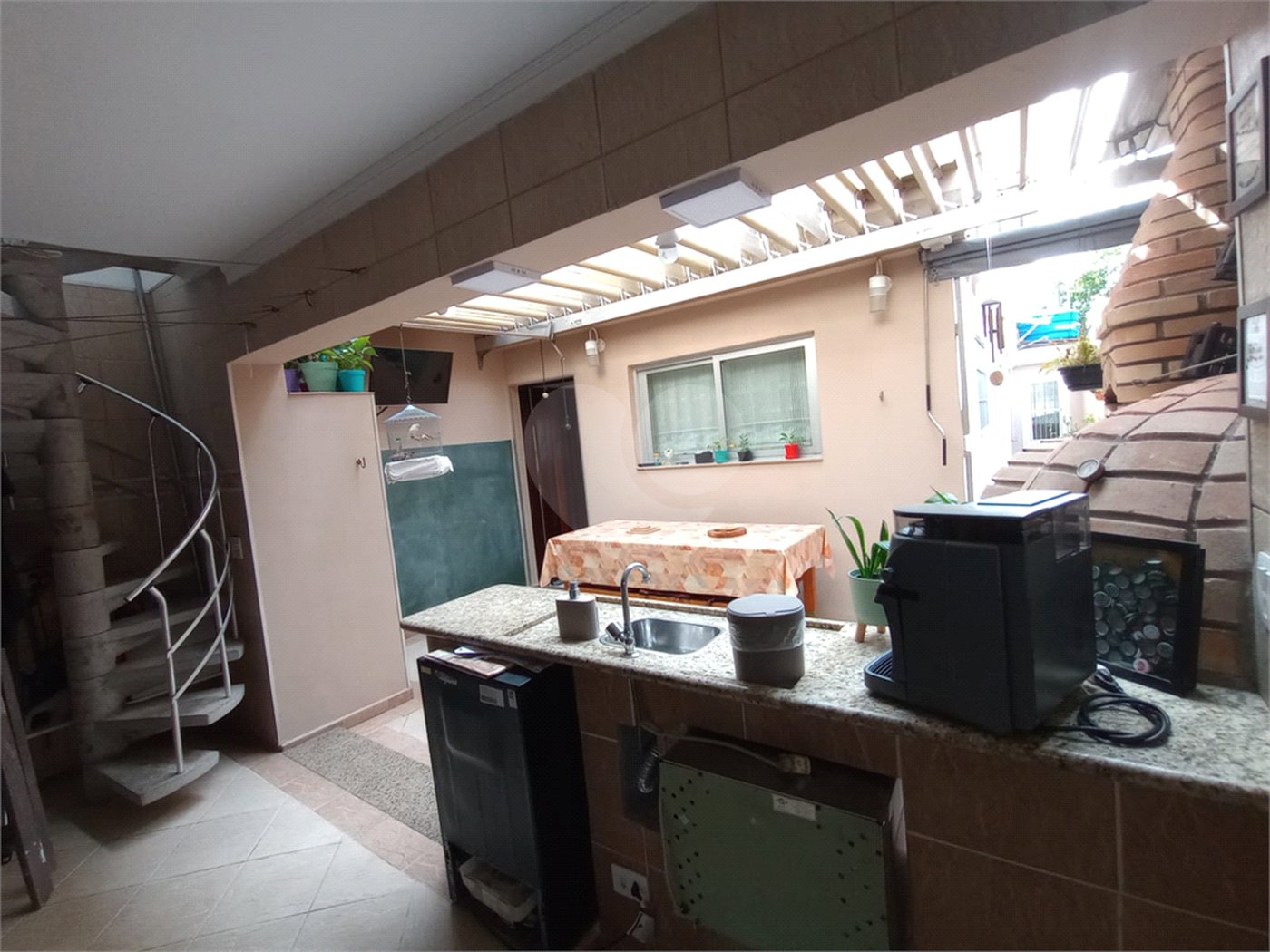 Sobrado à venda com 4 quartos, sendo 1 suíte,  em Jardim Prudência, São Paulo, SP