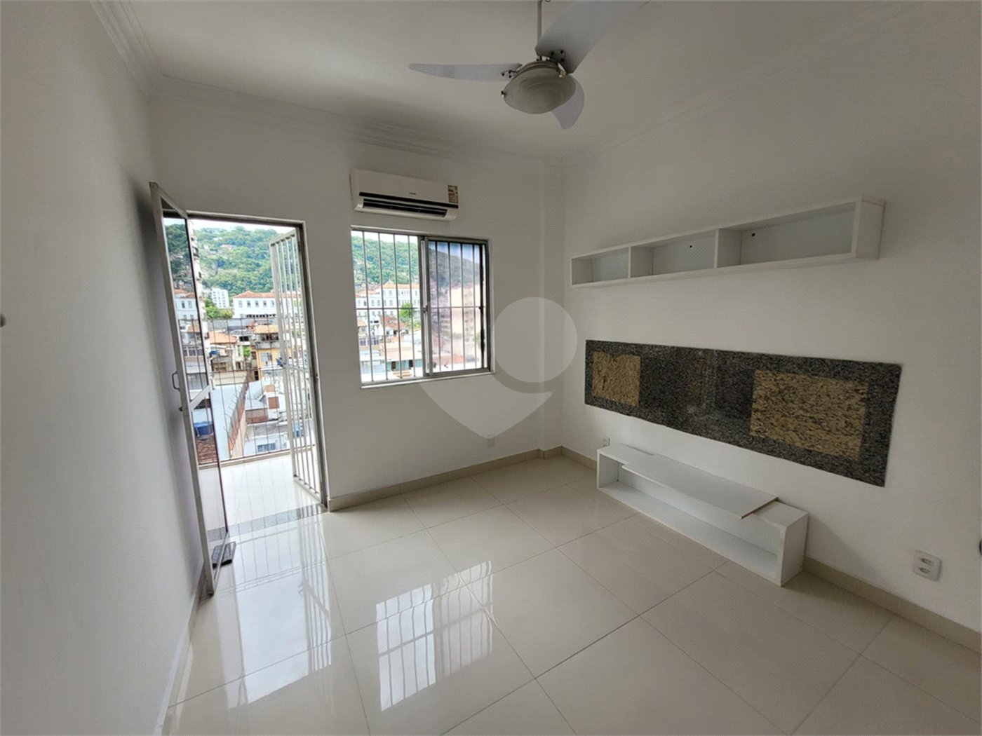 Apartamento à venda com 2 quartos, sendo 1 suíte, em Vila Isabel, Rio de Janeiro, RJ