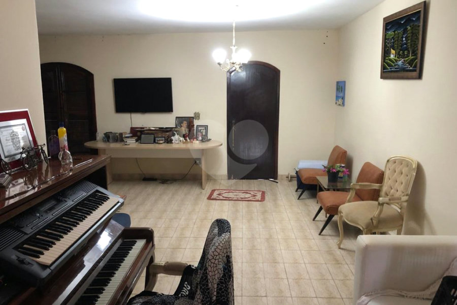 Casa Térrea à venda com 3 quartos, sendo 1 suíte,  em Olho D'água, Mairiporã, SP