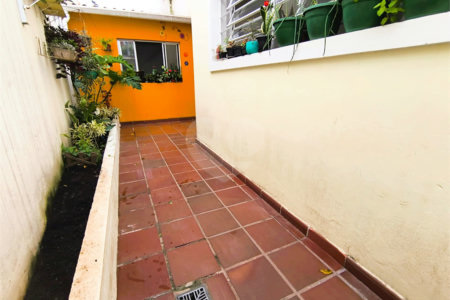 Sobrado à venda com 4 quartos, sendo 2 suítes, em Vila Morse, São Paulo, SP