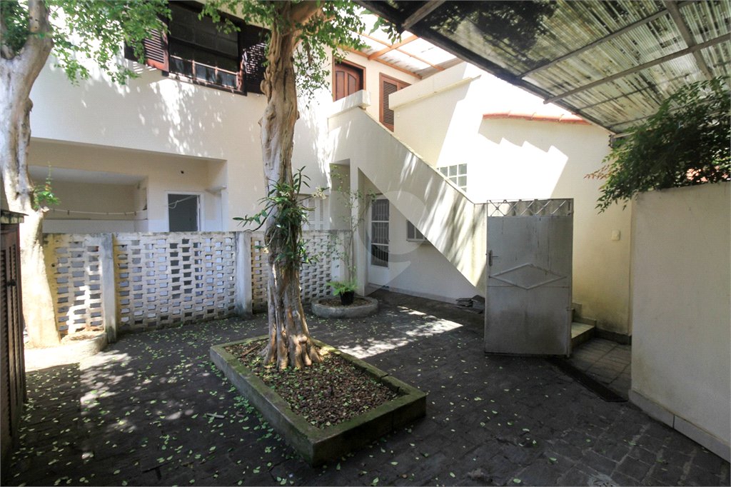 Casa à venda com 3 quartos, sendo 1 suíte, em Indianópolis, São Paulo, SP