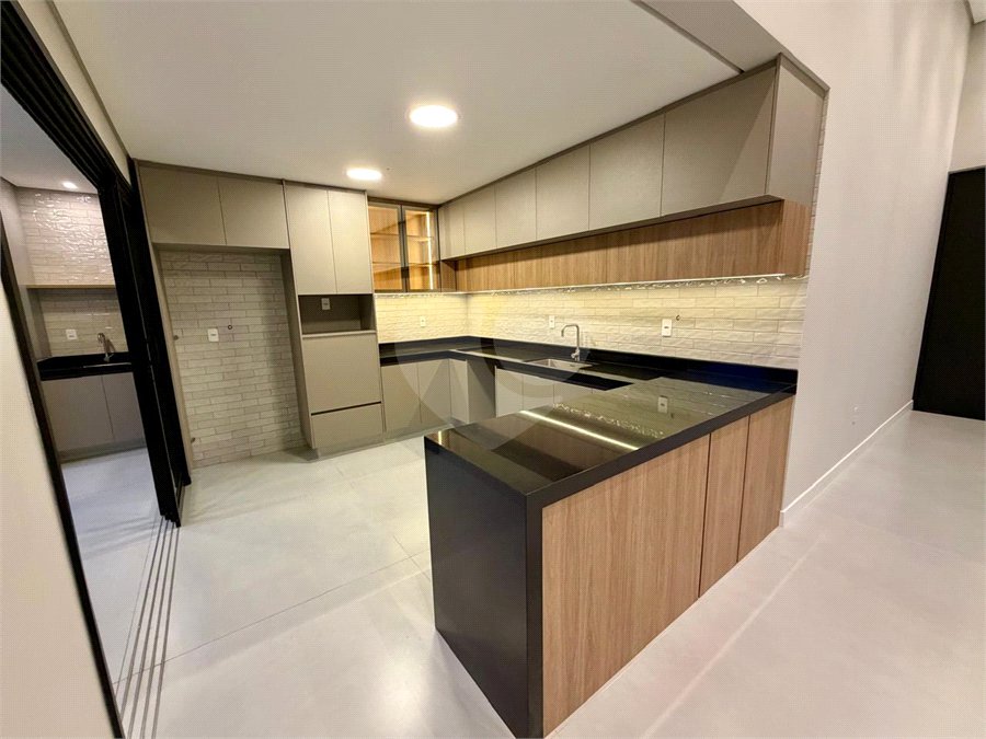 Casa à venda com 3 suítes no condomínio Le France, Sorocaba - SP