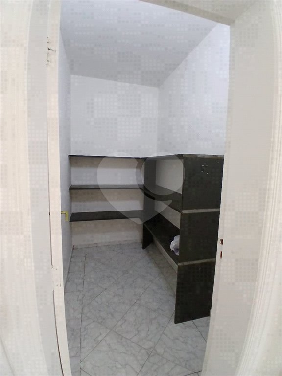 Casa à venda com 4 quartos, sendo 2 suítes, no condomínio Flamboyant, Atibaia - SP