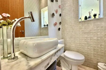 Magnífica Casa Contemporânea na Fazendinha - 4dorms | 3 Suites | Gourmet, piscina, lareira, hóspedes, escritório! Muito Verde e Tranquilidade em um dos melhores condominios da Região .