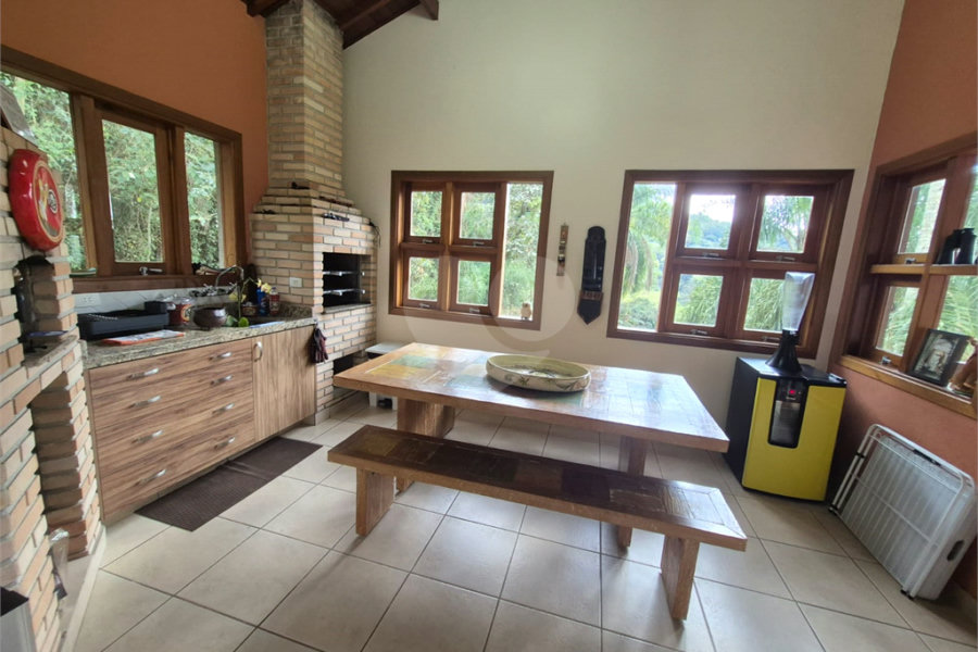 Casa à venda com 3 suítes no condomínio Sausalito, Mairiporã - SP