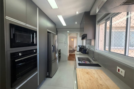 Apartamento à venda com 3 suítes em Jardim Marajoara, São Paulo, SP