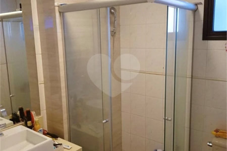 Apartamento a venda na Saúde de 80 metros com 3 dormitórios 1 suíte, 2 vagas e Depósito.