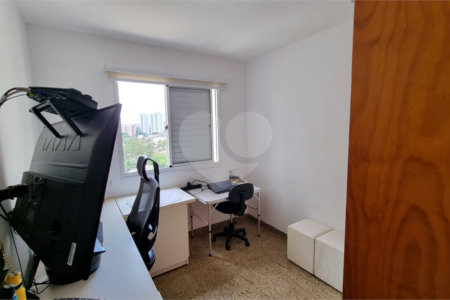 Apartamento à venda com 3 quartos, sendo 1 suíte, em Jardim Marajoara, São Paulo, SP