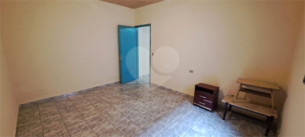 Casa ampla em bairro tranquilo – excelente oportunidade para morar ou investir!