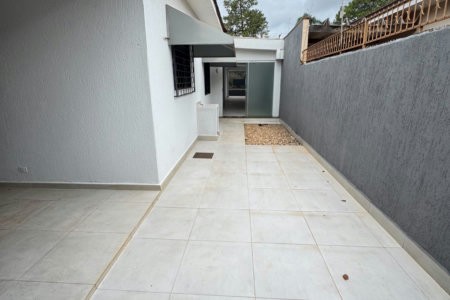 Casa para alugar com 3 quartos, sendo 1 suíte,  em Santos Dumont, Três Lagoas, MS