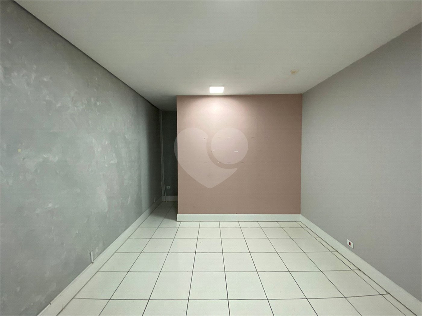 Sala para alugar em Vila Romanópolis, Ferraz de Vasconcelos, SP