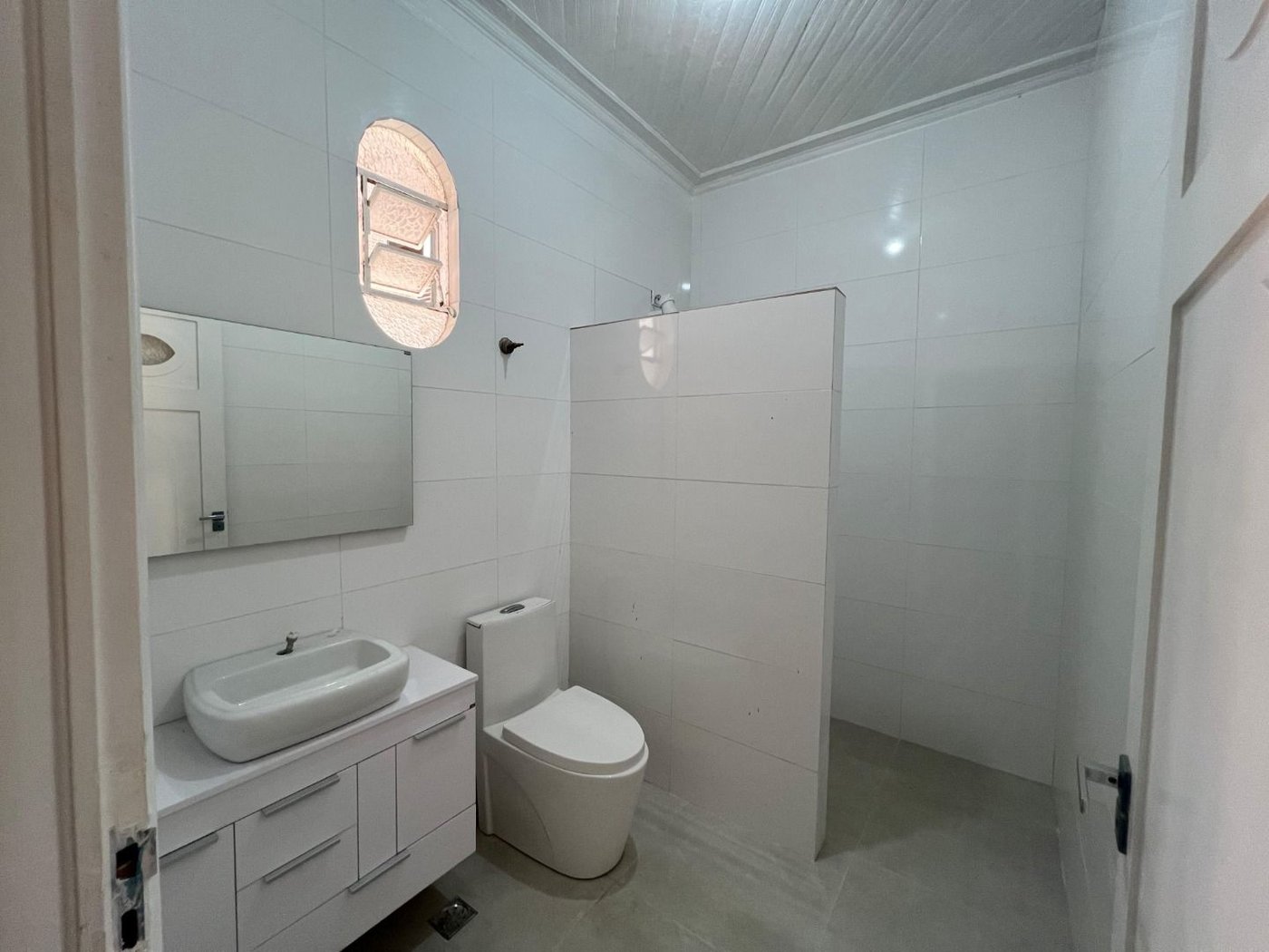 Casa com 3 dormitórios para alugar, 284 m² por R$ 21.162,89 - Gonzaga - Santos/SP