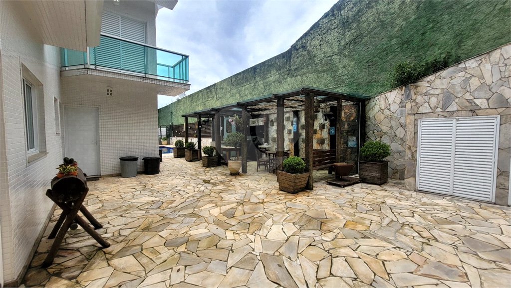 Casa à venda com 4 suítes no condomínio Jardim da Montanha I, Mairiporã - SP