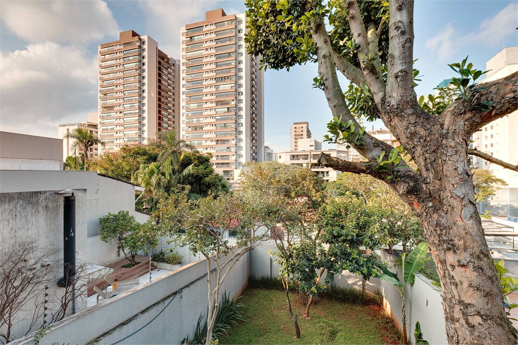 Sobrado à venda com 4 suítes em Chácara Flora, São Paulo, SP